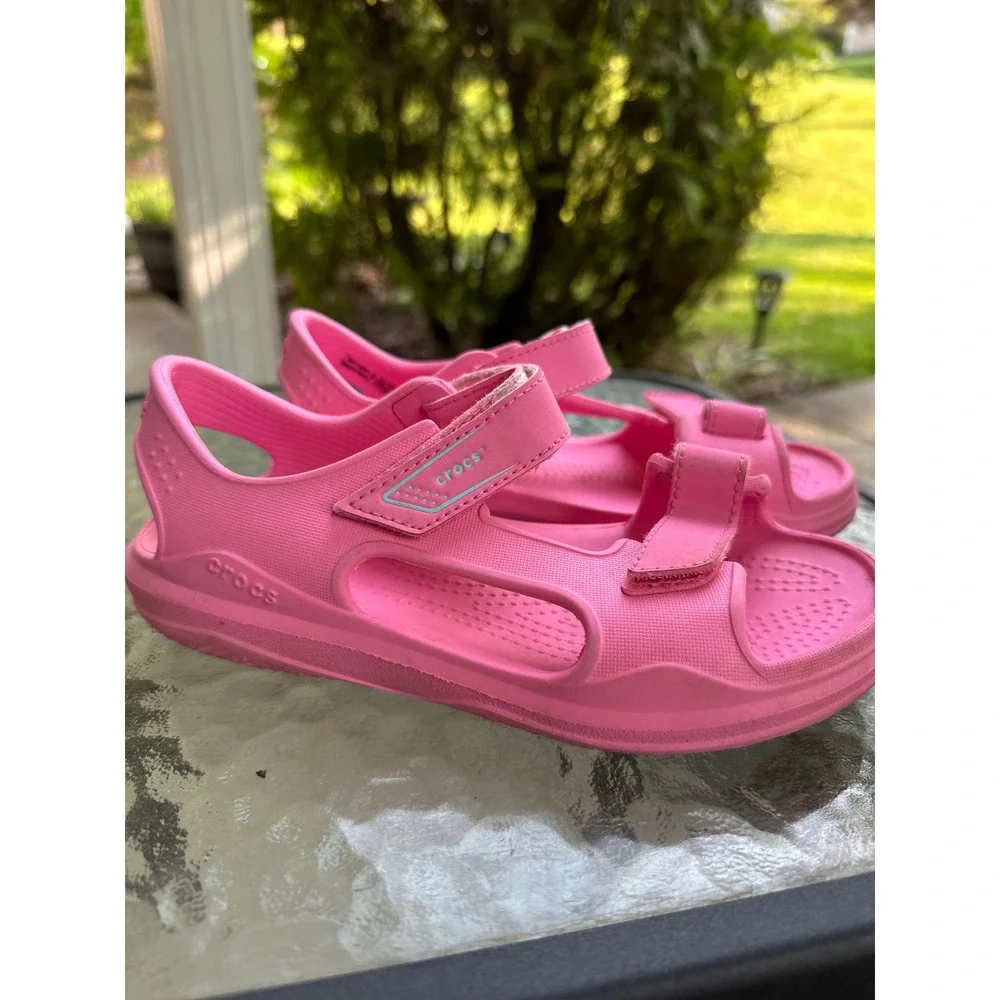 Crocs Sandal Adjustable Strap Pink Sandals Comfortable Kids Size Junior 1